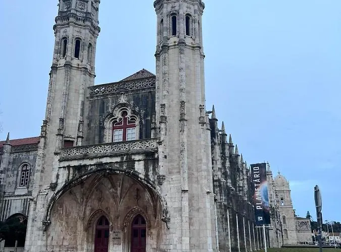 Vibes - Monsanto House Lisbona